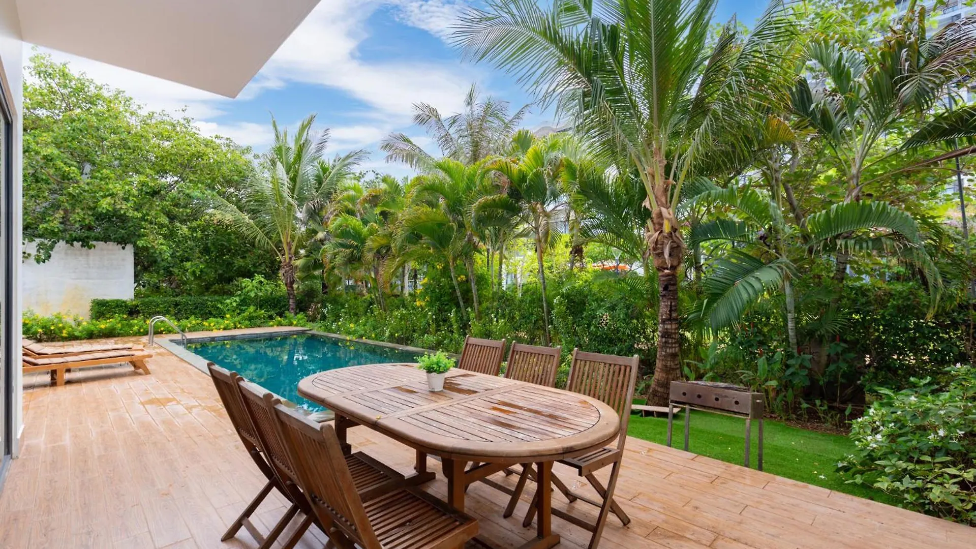 Villa Aria Resort, The Sea By 10-50M,Bien Va Ho Boi Rieng Vung Tau Apartment