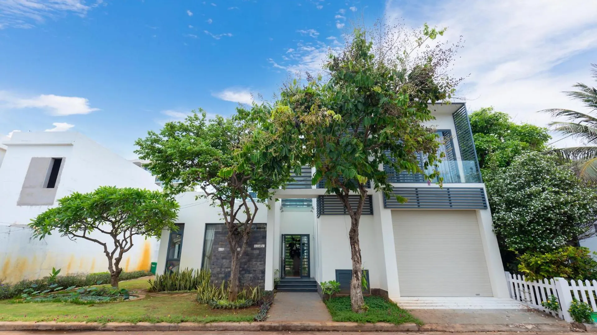 Apartment Villa Aria Resort, The Sea By 10-50M,Bien Va Ho Boi Rieng Vung Tau Vietnam