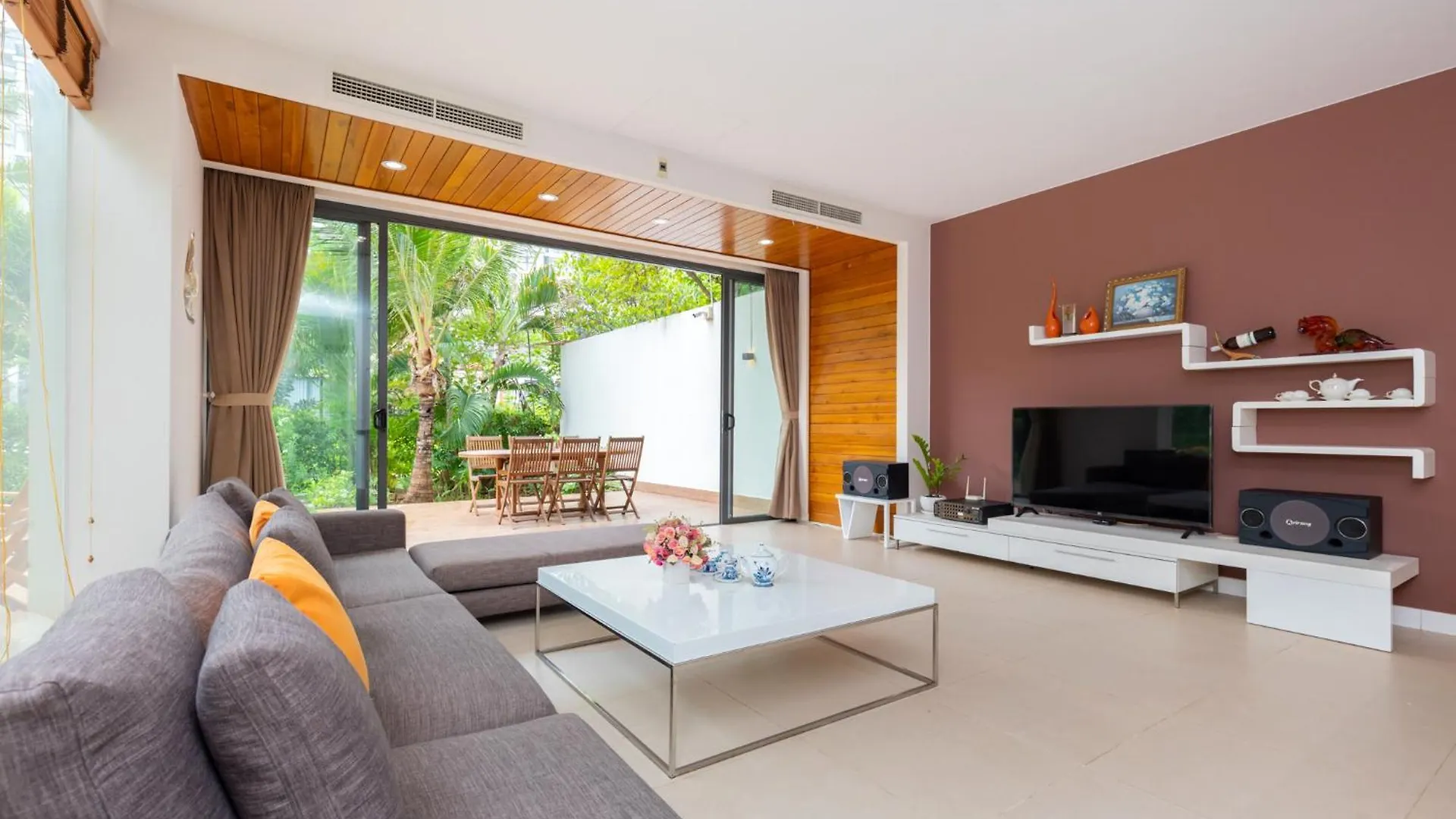 Villa Aria Resort, The Sea By 10-50M,Bien Va Ho Boi Rieng Vung Tau 0*,