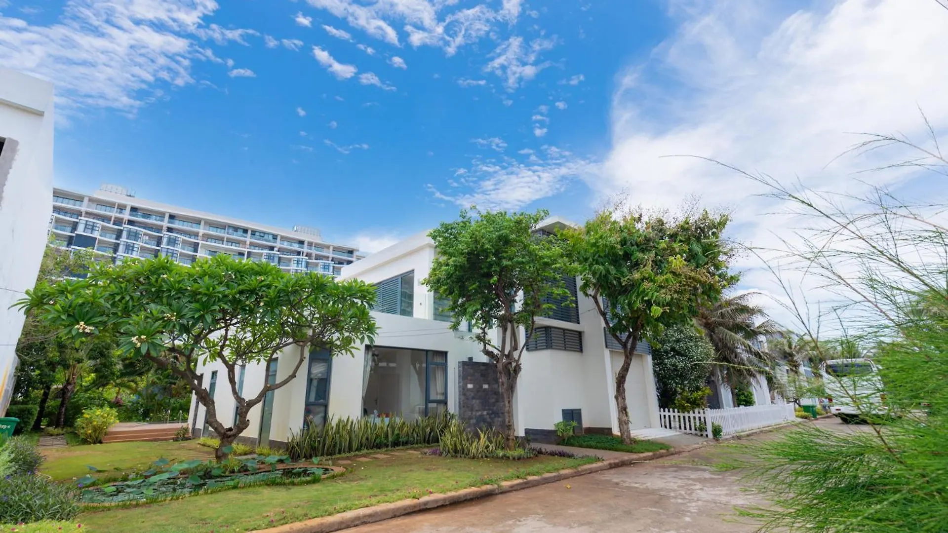 Villa Aria Resort, The Sea By 10-50M,Bien Va Ho Boi Rieng Vung Tau
