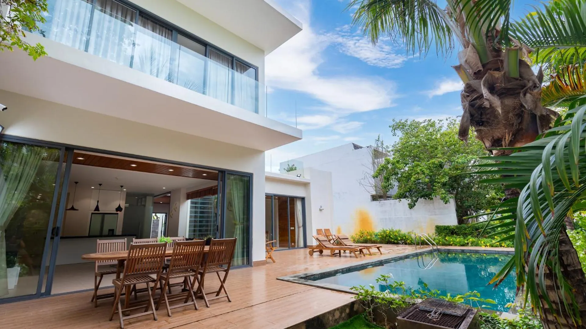 Villa Aria Resort, The Sea By 10-50M,Bien Va Ho Boi Rieng Vung Tau Vietnam