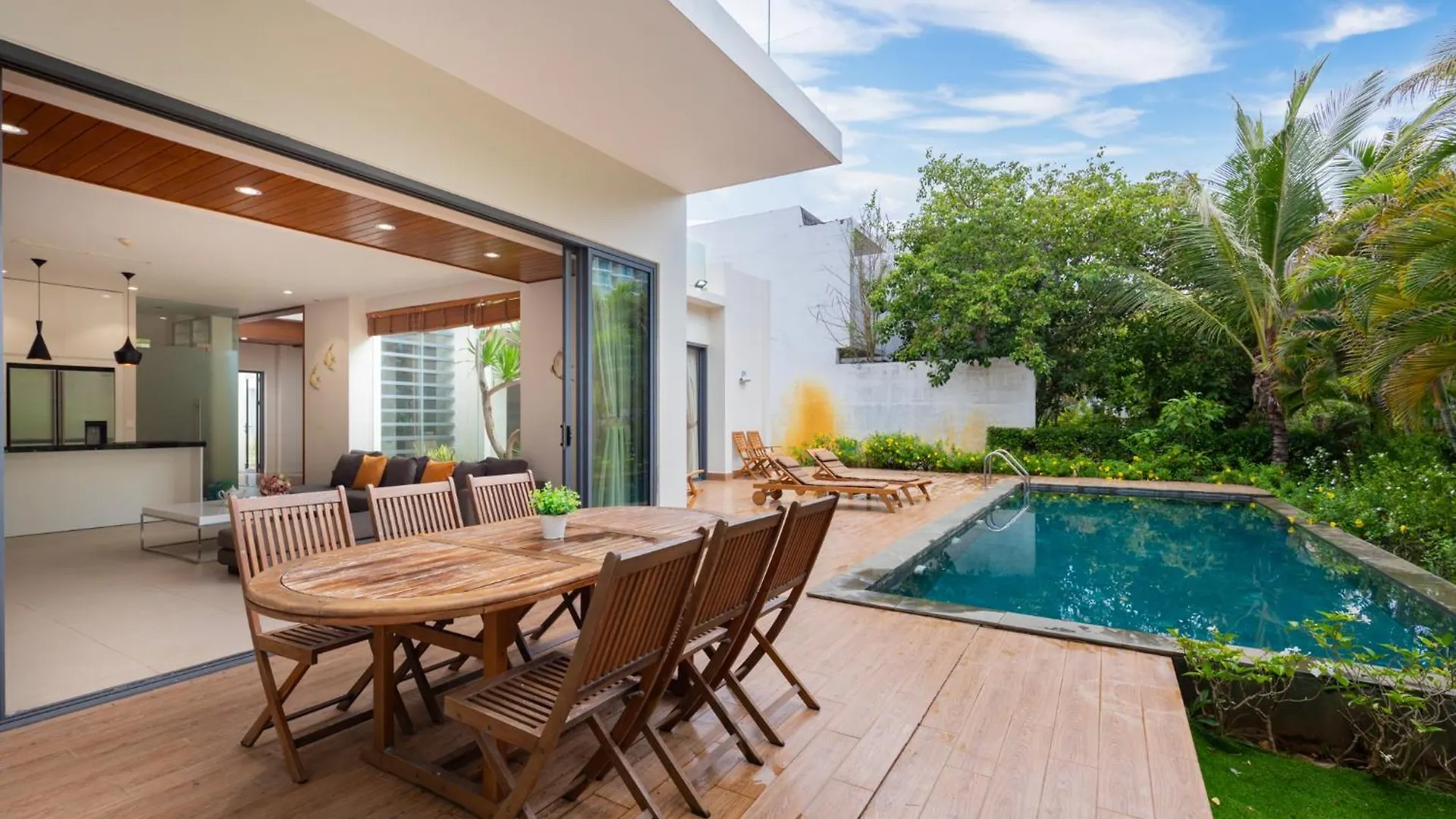 Villa Aria Resort, The Sea By 10-50M,Bien Va Ho Boi Rieng Vung Tau Apartment
