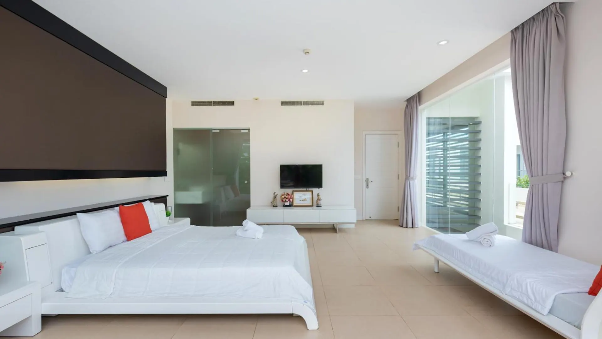 Villa Aria Resort, The Sea By 10-50M,Bien Va Ho Boi Rieng Vung Tau 0*,  Vietnam