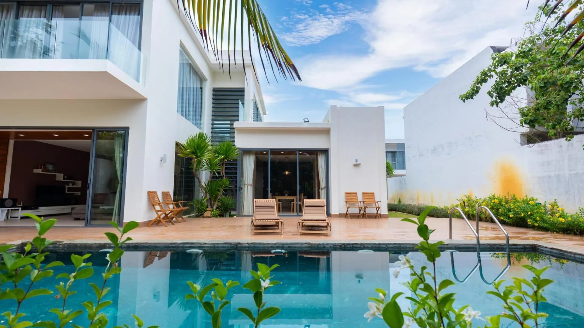 Villa Aria Resort, The Sea By 10-50M,Bien Va Ho Boi Rieng Vung Tau Apartment
