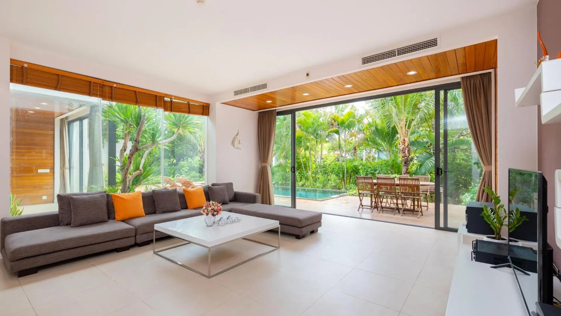 Villa Aria Resort, The Sea By 10-50M,Bien Va Ho Boi Rieng Vung Tau